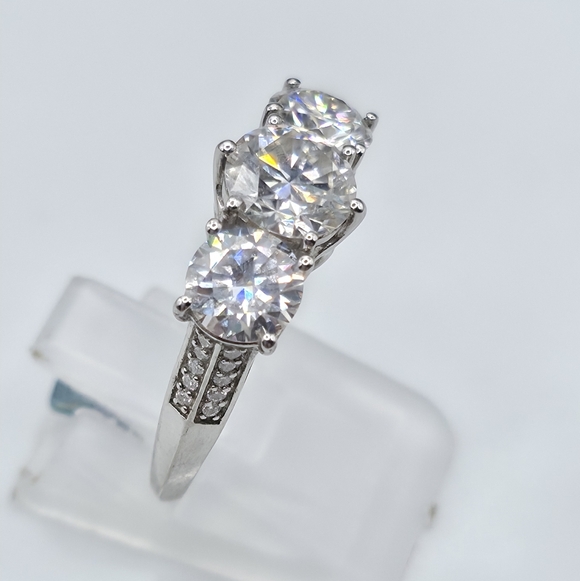 Hold For Mis Stunning 3.2 Carat Moissanite Ring - Picture 5 of 12